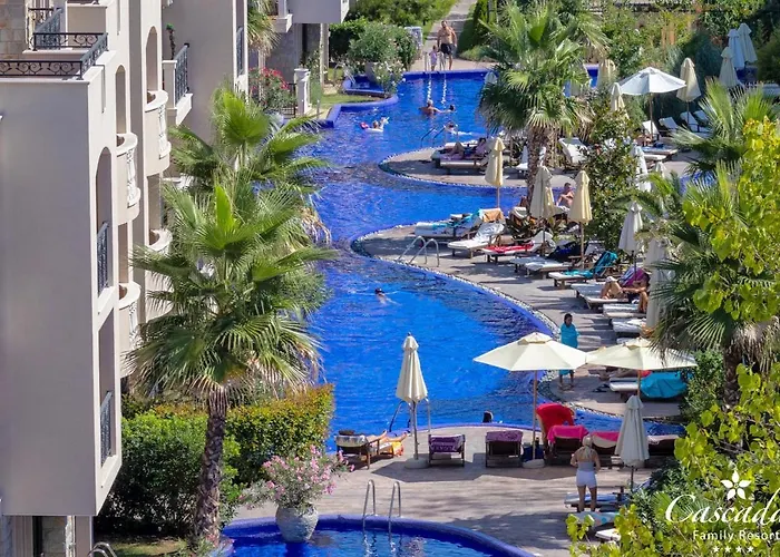 Ξενοδοχείο με διαμερίσματα Cascadas Family Resort