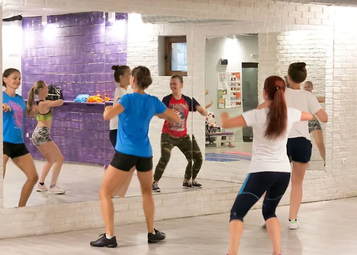 Cascadas Family 公寓式酒店