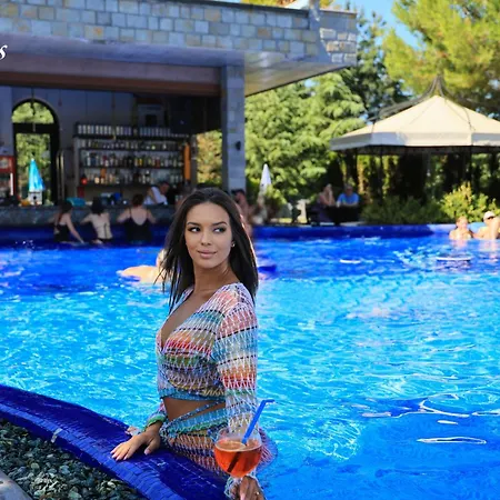 Cascadas Family Resort Aparthotel 4*