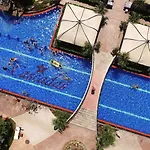 شقة فندقية Cascadas Family 4*