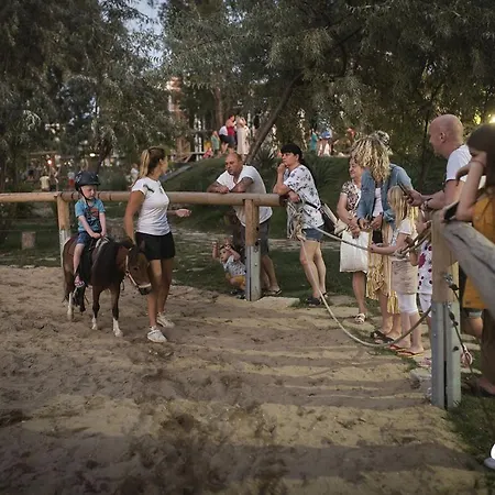 Hotel apartamentowy Cascadas Family