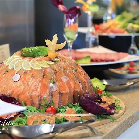Cascadas Family 4* ساني بيتش