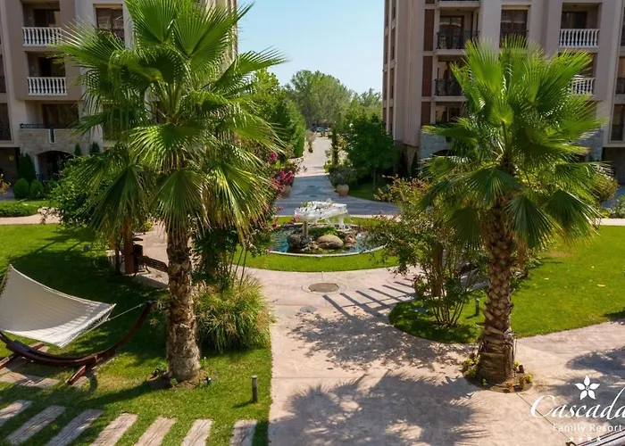 Cascadas Family Апартхотел