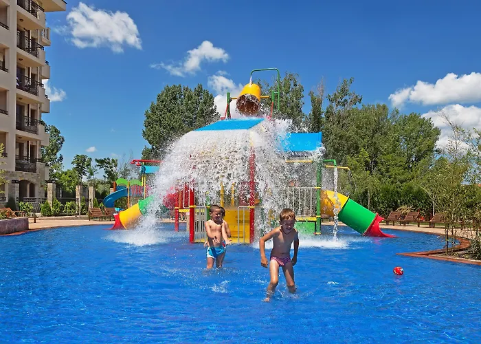 Cascadas Family Aparthotel