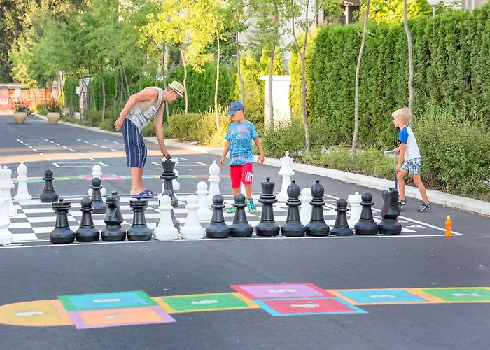 Cascadas Family Aparthotel 4*