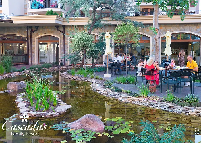 Cascadas Family Aparthotel