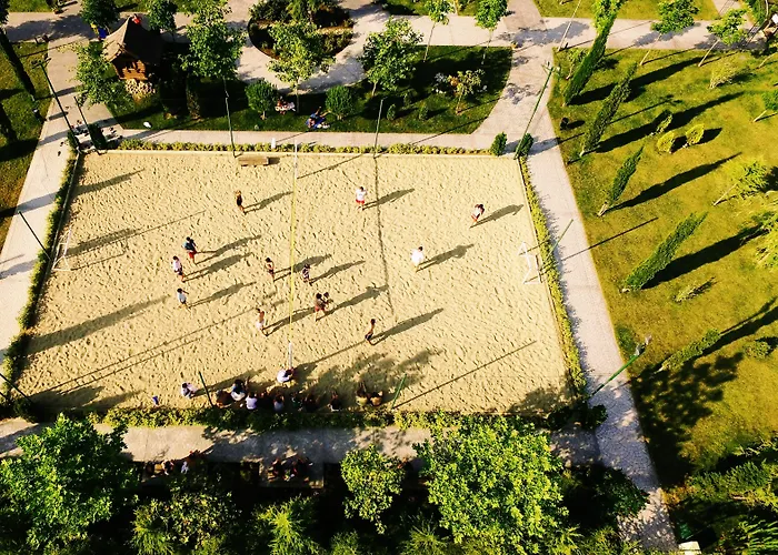 Cascadas Family מלון דירות 4*