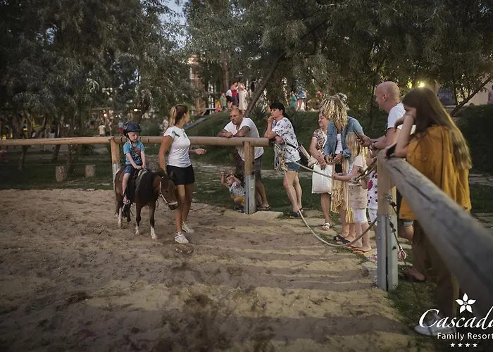 Apartahotel Cascadas Family